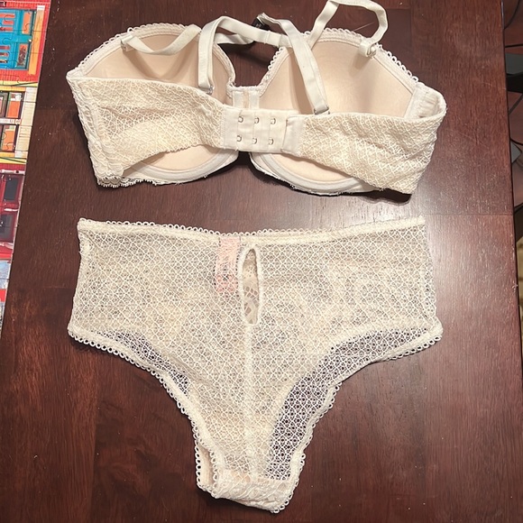 VS Dream Angels bra only - Picture 2 of 6